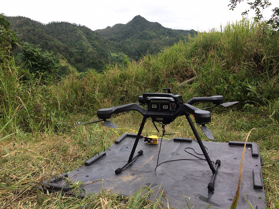 Drony przywracają prąd Portorykańskiej społeczności